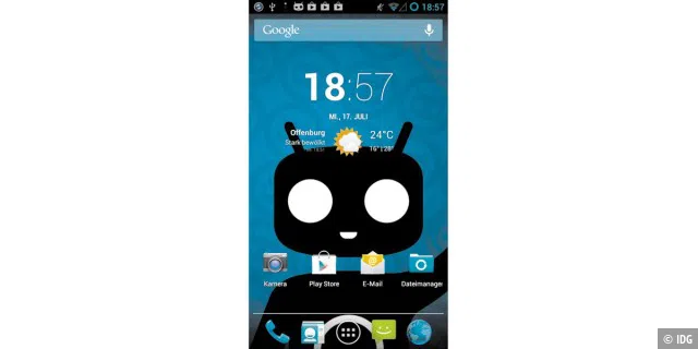 Anstatt der herstellereigenen Benutzeroberfläche HTC Sense startet Cyanogen Mod auf einem HTC-Smartphone.
