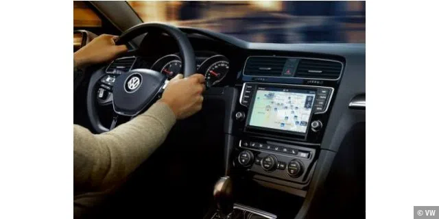 Unterhalb des Discover Pro hat VW die Bedienelemente für die Klimaautomatik angebracht.