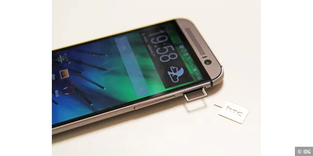 Da ist wohl eine neue SIM-Karte fällig: Das HTC One M8 schluckt nämlich nur Nano-SIM-Karten.