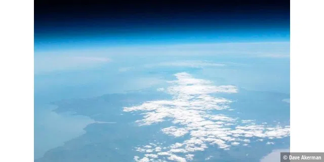 Blick über Südwest-England aus 40 Kilometern Höhe: An einem Wetterballon reiste der Raspberry Pi samt Kamera und CB-Funk-Transmitter in die Stratosphäre und wurde nach der Landung über GPS-Ortung geborgen.
