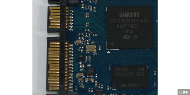 SATA-Controller und 128-MB-Cache der Corsair P128 SSD CMFSSD-128GBG2D