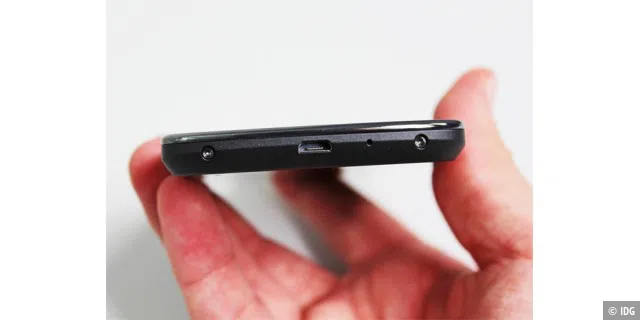 Google Nexus 4: Micro-USB