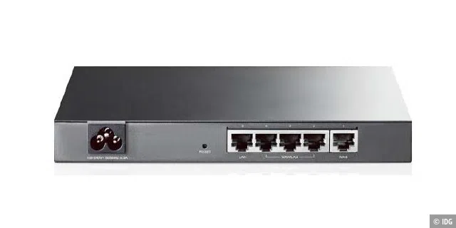Multi-Wan-Router: Der TP-Link-Router TL-R470T+ kann bis zu vier Internet-Zugänge gemeinsam im Netzwerk verfügbar machen. Da er nur 100-MBit-Ports besitzt, eignet er sich nur für langsame DSL-Verbindungen.