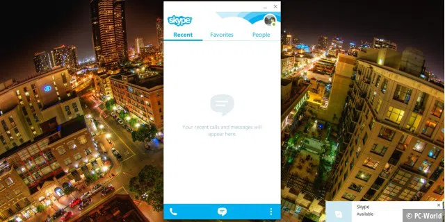Die Skype Android App läuft auf einem Chromebook, vollständig mit allen Systembenachrichtigungen.