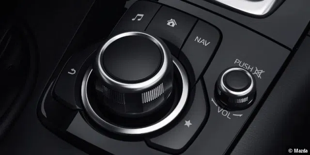 Beim Multi-Commander auf der Mittelkonsole hat sich Mazda an den Bediensystemen der Premium-Hersteller orientiert.