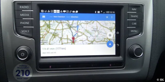 Discover Media mit Touchscreen und den wichtigsten Bedienelementen. Aktuell ist Google Maps Navigation via Mirrorlink dargstellt.