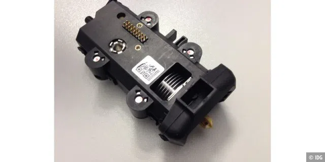 Der Smart Extruder lässt sich per Magneten am Replicator befestigen.