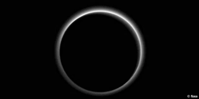 Nebelschwaden um Pluto