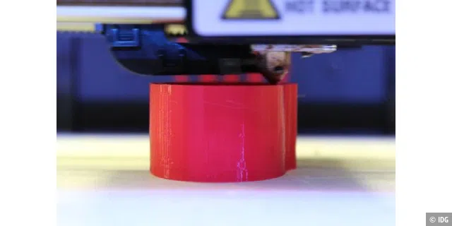Schichtschmelzung: Die meisten 3D-Drucker für den Desktop verarbeiten Kunststoff, den sie schmelzen und Schicht um Schicht übereinandersetzen.