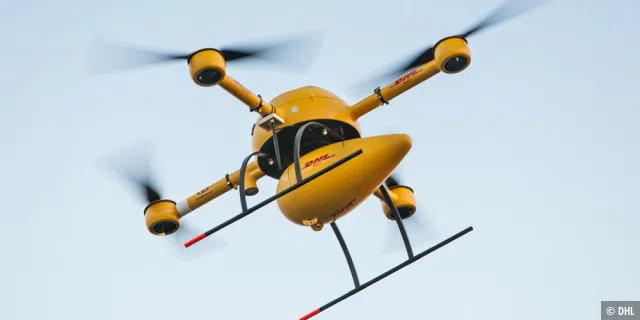 Paketzustellung per Drohne: Auch die Deutsche Post arbeitet an einem „Postkopter“ für besonders eilige Zustellung. Der abgebildete Quadrocopter hat bereits einige medienwirksame Flugstunden hinter sich.