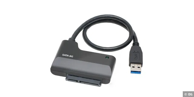 Mit einem solchen USB-SATA-Adapter lässt sich eine interne Festplatte nach dem Ausbau schnell und einfach per USB an jeden Computer anschließen.
