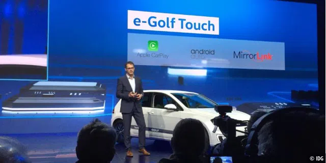 Der e-Golf-Touch unterstützt Apple Carplay, Android Auto und Mirrorlink. Diese Schnittstellen sind aber auch schon in einigen aktuellen Fahrzeugen des VW-Konzerns verbaut, unter anderem im Seat Connect.