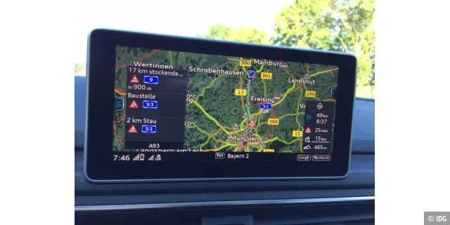 Navigation auf dem 8,3 Zoll großen Hauptbildschirm