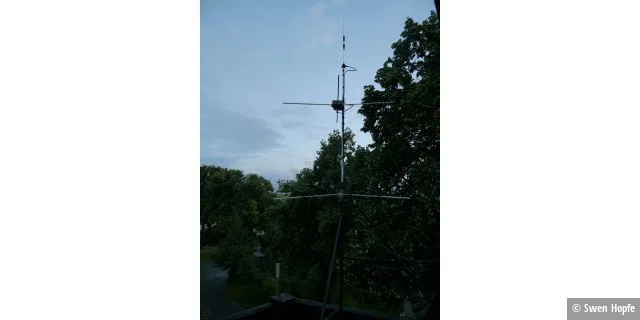 Antenne, auf Balkon aufgestellt