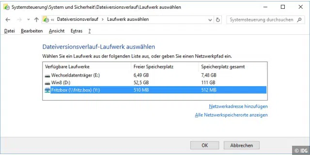 Der Dateiversionsverlauf von Windows speichert die Änderungen auch auf Netzwerkfreigaben oder NAS-Laufwerken, sogar eine Fritzbox mit Speicherplatz akzeptiert das Windows-Programm.