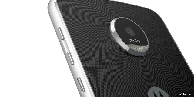 Die Kamera auf der Rückseite des Moto Z Play steht deutlich hervor, lässt sich aber durch Moto Shells kaschieren.