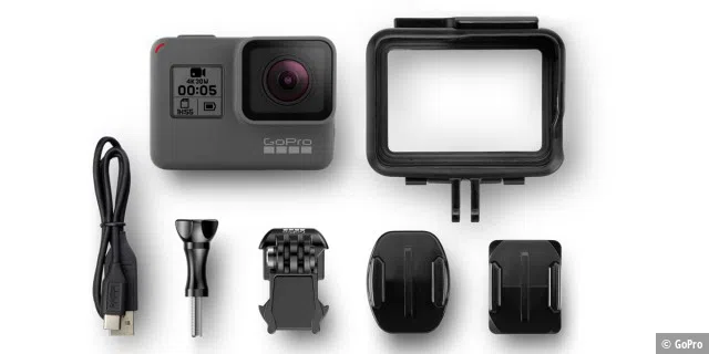 Der Lieferumfang der Hero5 Black enthält neben der Kamera noch ein Gehäuse, um es an Zubehören zu befestigen sowie Klebe-Pads und ein USB-C-Kabel.