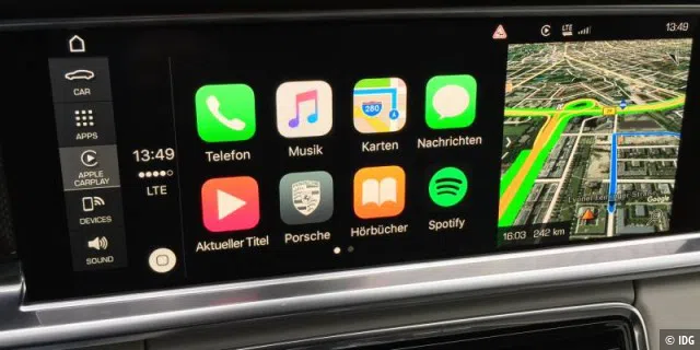 Links der Home Screen von Carplay, rechts die zeitgleich laufende Navigation. Dabei handelt es sich nicht um Apple Karten, sondern um die Navigation des PCM mit den TomTom-Daten.
