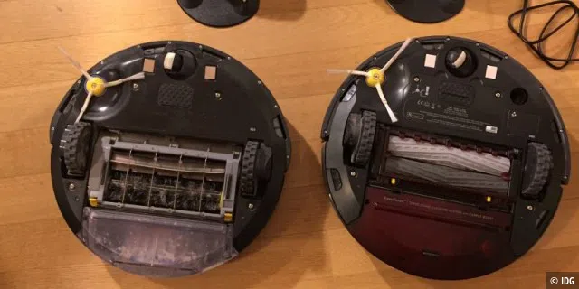 Die Walzen, mit denen Roomba den Schmutz einzieht, sind unterschiedlich konstruiert. Links Roomba 620, rechts Roomba 980. Die Gummi-Walzen von Roomba 980 sind weniger aufwändig in der Wartung,