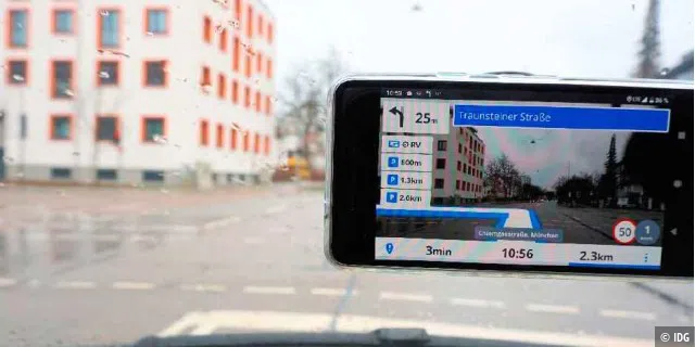 „Real View“-Navigation auf dem Smartphone.