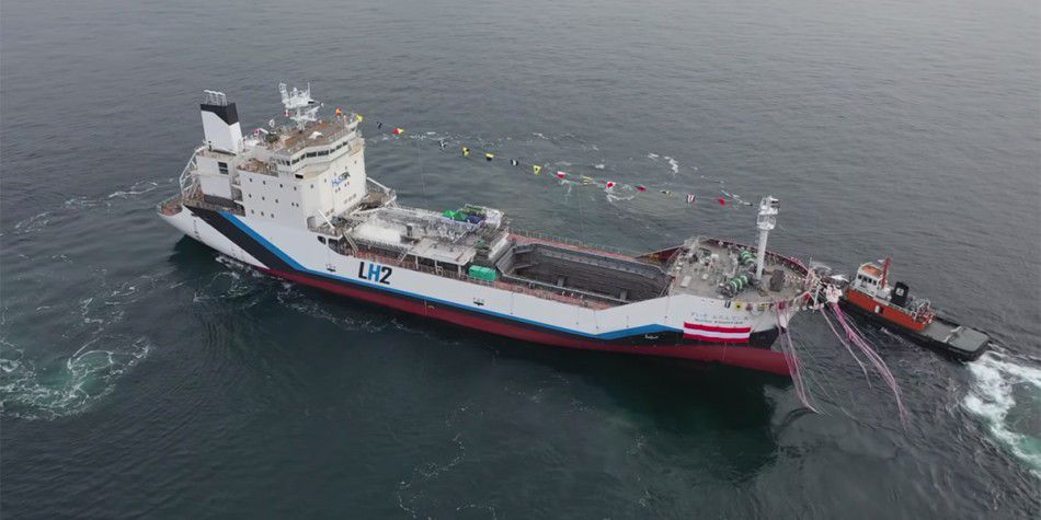 Weltweit erstes Wasserstoff Transportschiff kommt von Kawasaki