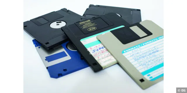 Disketten können wertvolle Daten enthalten. Sie lassen sich mit etwas Geschick und Investition an einem aktuellen Windows-10-PC auslesen.