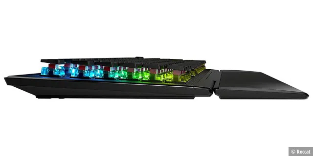Die Roccat Vulcan Pro verfügt über die programmierbare Aimo-RGB-Beleuchtung, bei der sich die Effekte und Farben nach Belieben für jede einzelne Taste einstellen lassen.