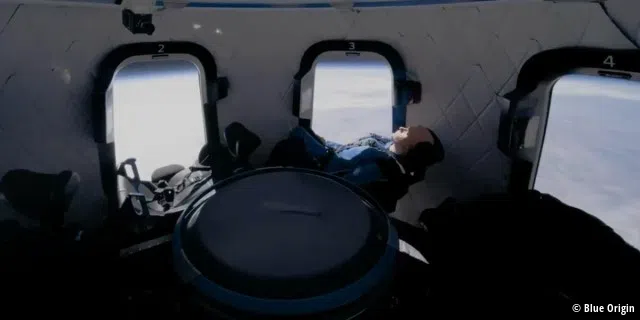 Blick in die Raumkapsel von New Shepard. Hierin werden sich Bezos und seine drei Begleiter sowie die beiden Piloten während des Flugs aufhalten.