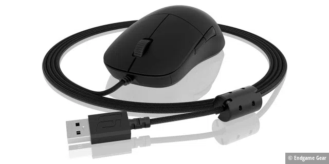 Das1,9 Meter lange, gesleevte USB-Anschlusskabel erweist sich in der Praxis als überaus flexibel und leicht, das die Gaming-Maus nicht nachzieht.