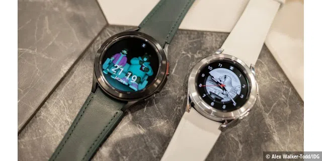 Samsung Galaxy Watch 4 Classic mit 46 mm in Schwarz und mit 42 mm in Silber