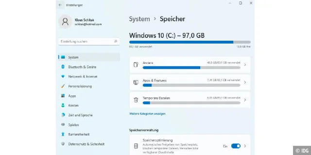 Windows 11 bietet wie schon die Vorgängerversion die „Speicheroptimierung“, die automatisch Speicherplatz freigibt und temporäre Dateien löscht.