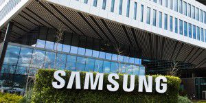 Samsung: Smartphones stapeln sich im Lager 